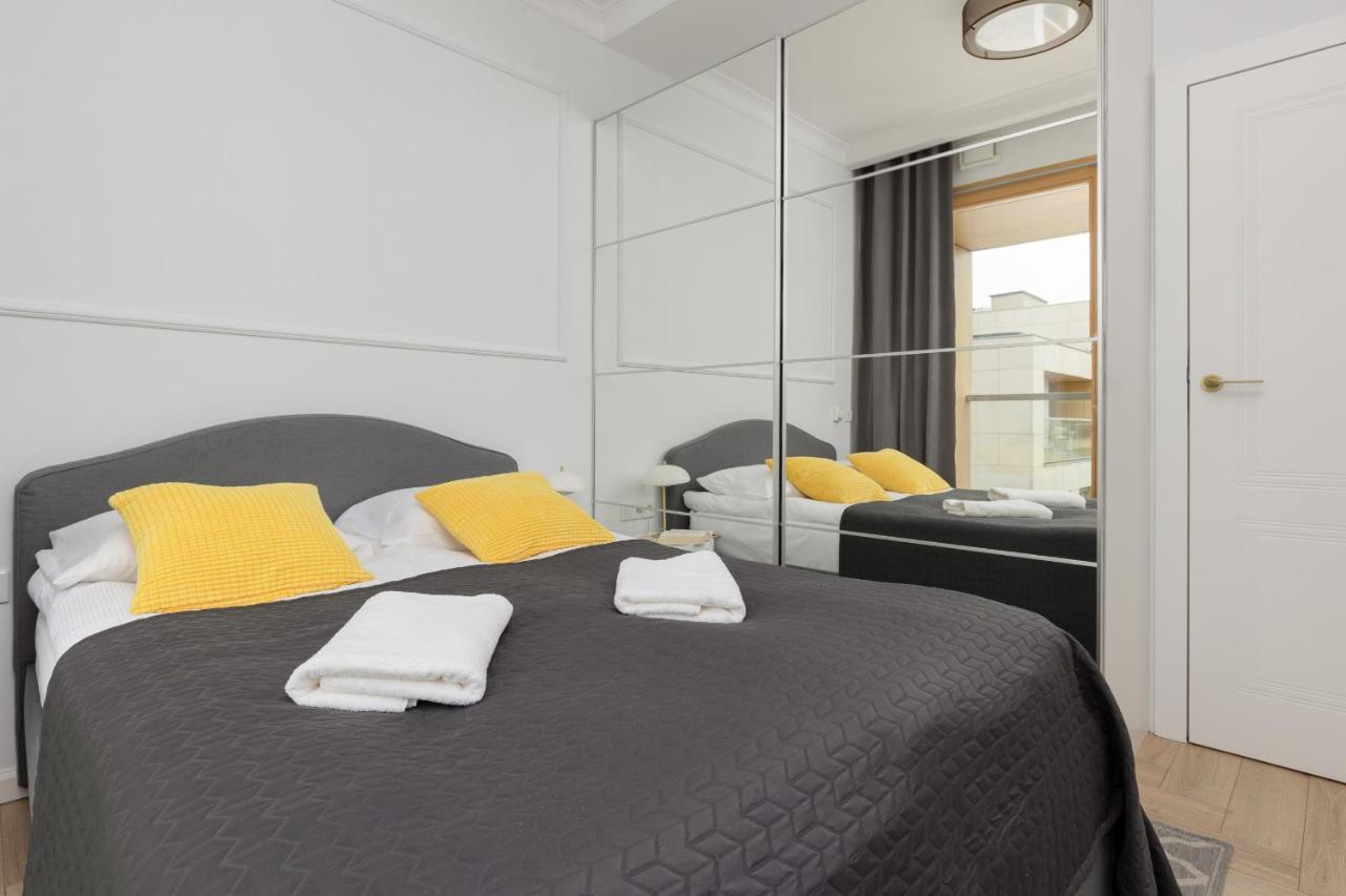 Stylish Apartment Kolejowa & Parking & Balcony By Noclegi Renters Warschau Exterior foto